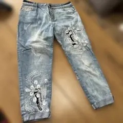 刺繍デニムパンツ