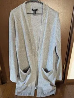 グレーのロングカーディガンのサムネイル