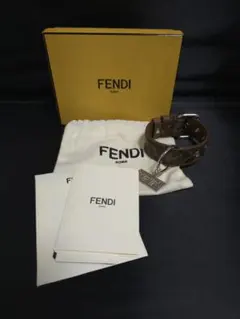 FENDI モノグラムレザー首輪