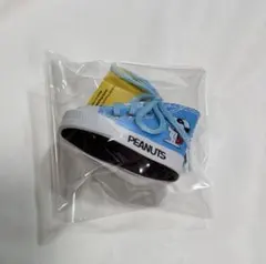 スヌーピー　キーホルダー　スニーカー　ホワイト　新品　タグ付き　ストラップ