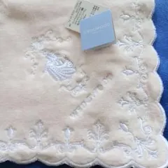 WEDGWOOD 刺繍入りピンクタオルハンカチ
