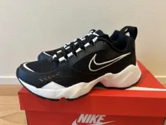 ナイキ エア ハイツ 定価10,670円　24cm