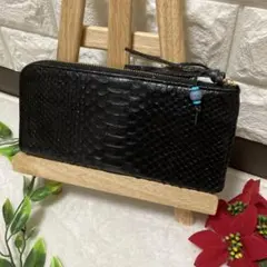 【美品】ロダニア（RODANIA）のダイヤモンドパイソンレザー長財布のサムネイル