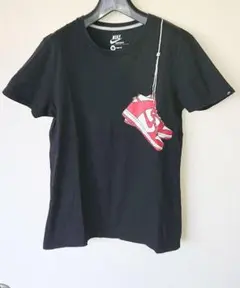NIKE SPORTSWEAR ダンク プリント Tシャツ 黒 Mサイズのサムネイル