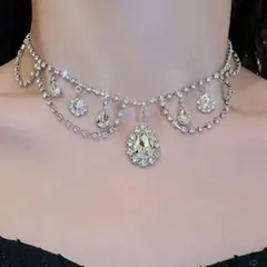クリスタル装飾のネックレス 40.5cm