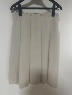 ⭐️UNIQLO ユニクロ クレープタックフレアスカート ベージュ ひざ丈 Lのサムネイル