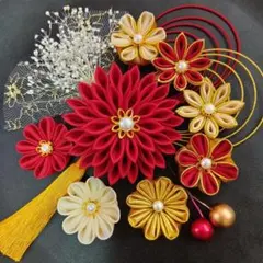 髪飾り　つまみ細工　成人式　卒業式　結婚式　七五三　赤　ベージュ　金