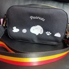 スヌーピー 　ショルダーバッグ　新品　黒　ブラック