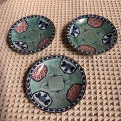 有田焼　緑色の花模様皿 3枚セット　　直径11㌢
