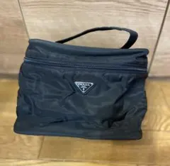 PRADAバニティポーチ