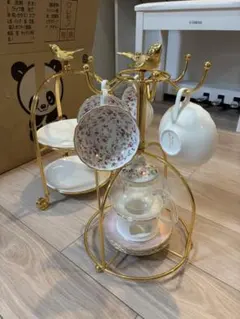 エレガントな花柄ティーセット