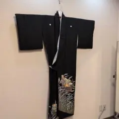 #QW7.正絹黒留袖 花と灯篭豪華な金駒刺繍【正絹・五つ紋・比翼仕立て】