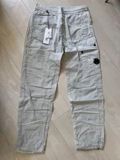 新品C.P. Company Chrome-R カーゴパンツ グレーsize48のサムネイル
