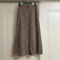 ヒョウ柄ボタンフロントロングスカート