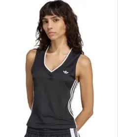 adidas ブラック Vネックタンクトップ