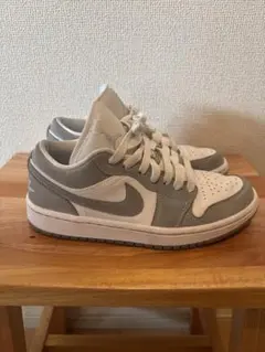 Nike Air Jordan 1 Low グレー/ホワイト　22.5cm
