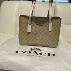 更にお値下げしました。新品未使用品　coach シグネチャー　レディースバック