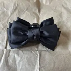 ブラックリボンヘアクリップとゴールドリボンヘアクリップセット