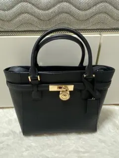 ブラックハンドバッグ ゴールド金具付き