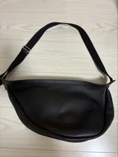 THE ROW ザロウ バナナバッグ ラージ　ショルダーバッグ ブラック　美品のサムネイル