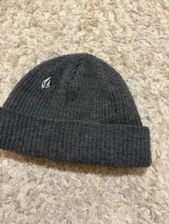 VOLCOM ニット帽 ビーニー グレーのサムネイル