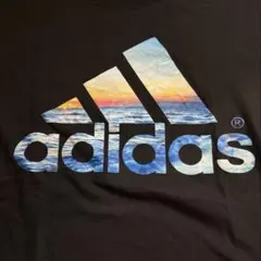 adidas 夕陽と海のグラフィックロゴTシャツ　ブラック　Mサイズ