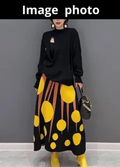 ドット柄の個性的なフレアスカート　プラスサイズ　2XL　ウエスト総ゴム仕様