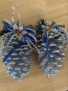 シルバー 松ぼっくり クリスマスリース 巨大な松ぼっくりのサムネイル