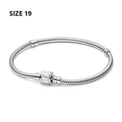 Pandora マーベル ロゴ クラスプ スネークブレス　19(約17cm)
