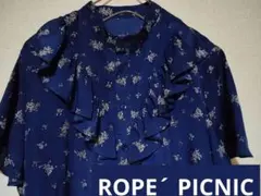 ROPE PICNIC　ロペピクニック　花柄フリルブラウス ネイビー 半袖のサムネイル