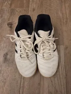 アディダス　フットサルシューズ