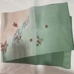 帯揚げ　緑系　草花柄　スリーシーズン向け　クリーニング済