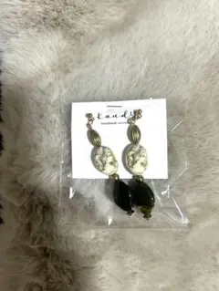 ハンドメイド ピアス(両耳用)