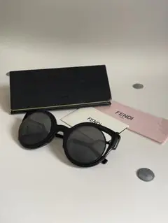 FENDI キャッツアイサングラス ブラックFF0137/Sのサムネイル