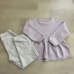 UNIQLO 薄紫色フレアトップスと白スウェットパンツセット　パジャマのサムネイル