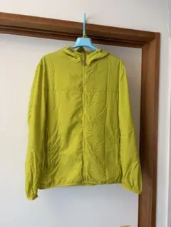 ユニクロ　ポケッタブルパーカー イエローグリーン　サイズ　Ｓ