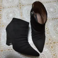 美品 ZARA 本革スエード ブーティ黒