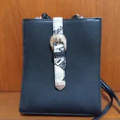 JUNRED スマホショルダーバッグ ブラック
