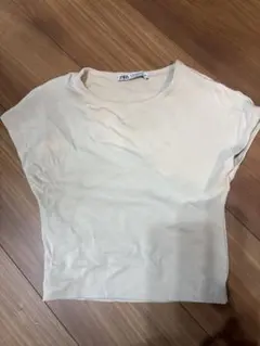 ZARA ベージュ 半袖Tシャツ　ちびT