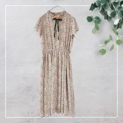 【フィント】小花柄フレアワンピース(F)アンティーク調　フロントリボン