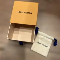 LOUIS VUITTON ギフトボックスとポーチ　ショッパー