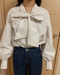 ストライプ ボウタイ付きブラウス