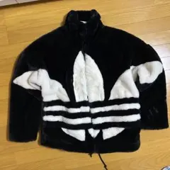 adidasファーコートのサムネイル