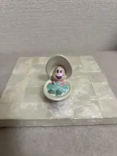 ヤングオイスター ディズニー 貝殻 フィギュア