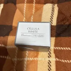 ALMADO CELLULA WHITE 美容液のサムネイル