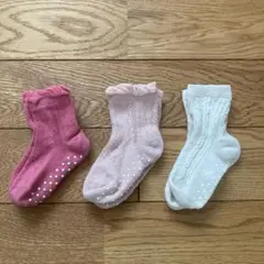 UNIQLO ベビーソックス　9-12㎝