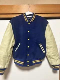 90s スタジャン ネイビー×クリーム 袖レザー 古着 メンズ M〜L相当　短丈