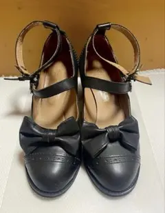 ジェーンマープル　ストラップ付きブラックパンプス Jane Marple ストラップパンプス ブラックLサイズ ジェーンマープル