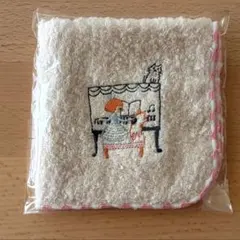 ピアノと猫の刺繍入り タオルハンカチ