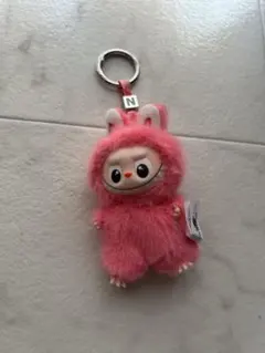 ラブブ 正規品ピンク ぬいぐるみキーホルダー